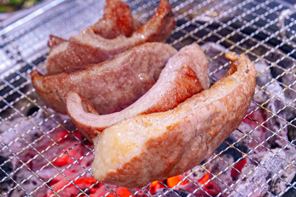 돈그리아 간판