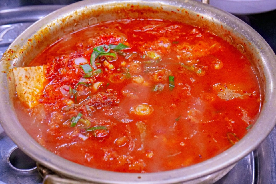 돈그리아 김치찌개