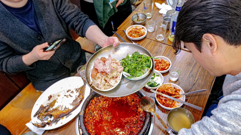 답십리 최가네동태찜탕전문점 밥에 올린 살