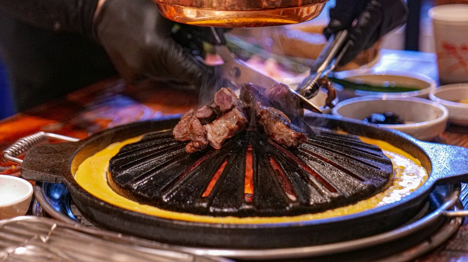 참나무장작구이 굽는 중