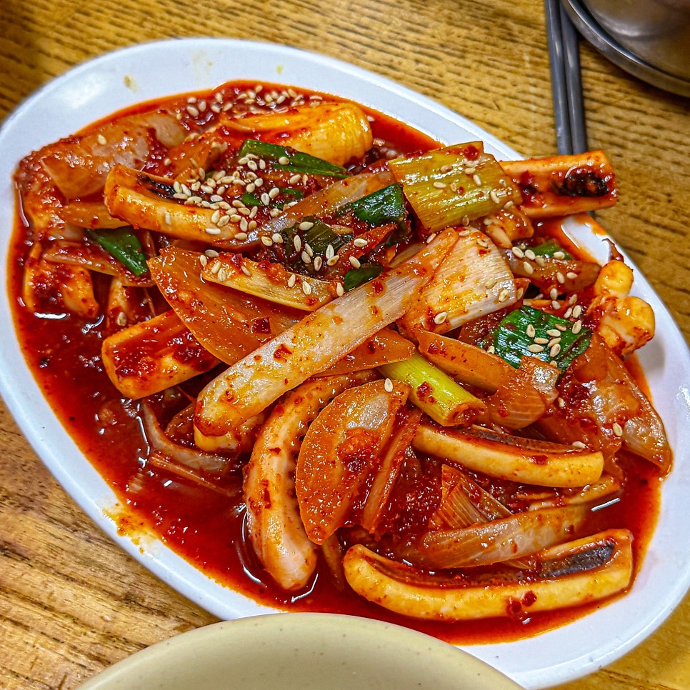 우성식당 밥 위에 올린 한 점 2