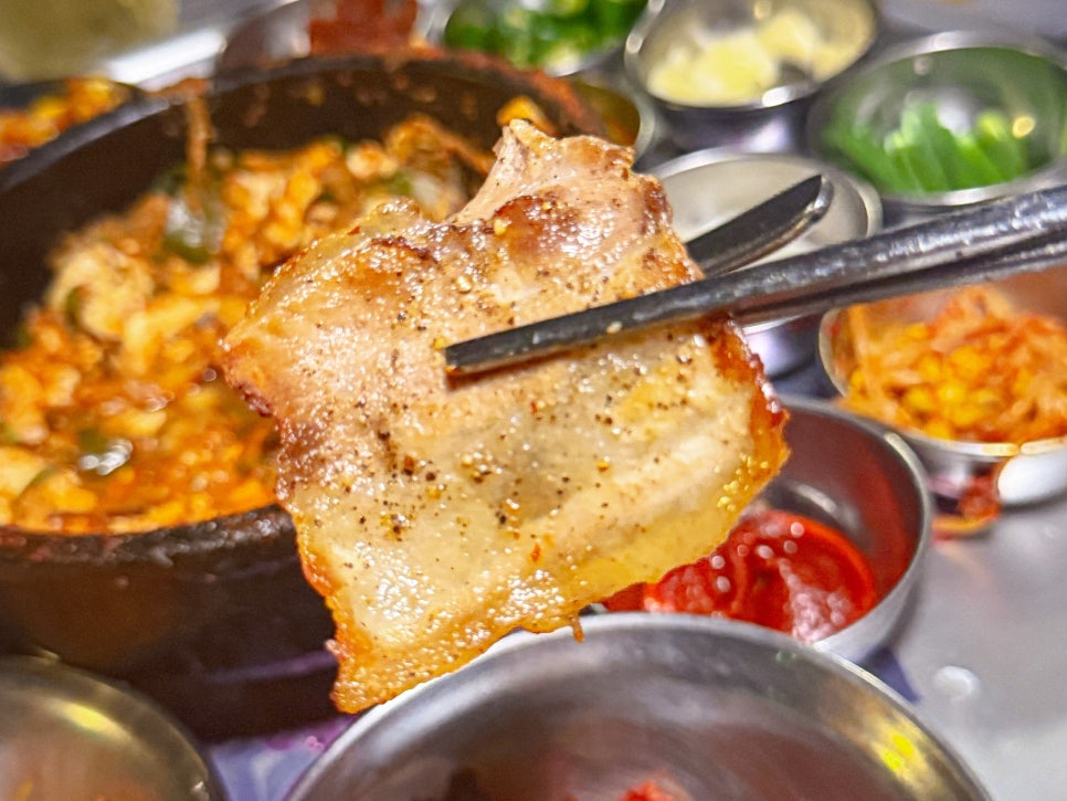 잠수교집 불판 위 김치볶음밥