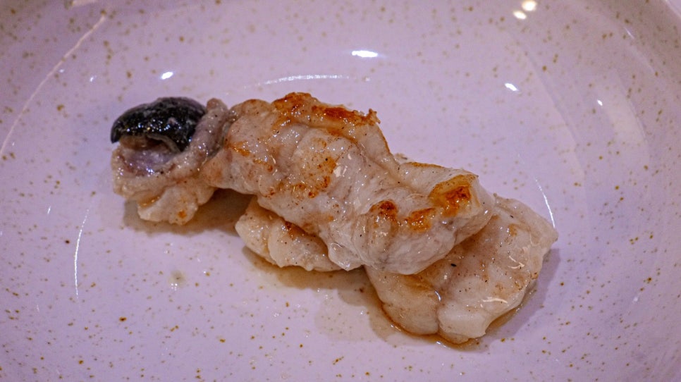 미복정 소금구이 한 점