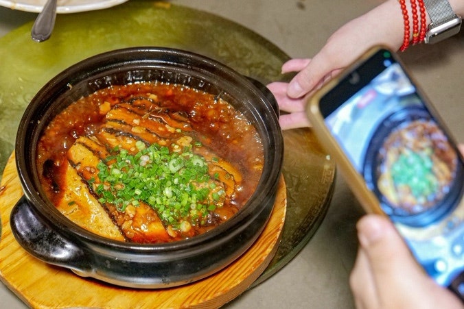 핑하오 동파육 뚝배기와 손